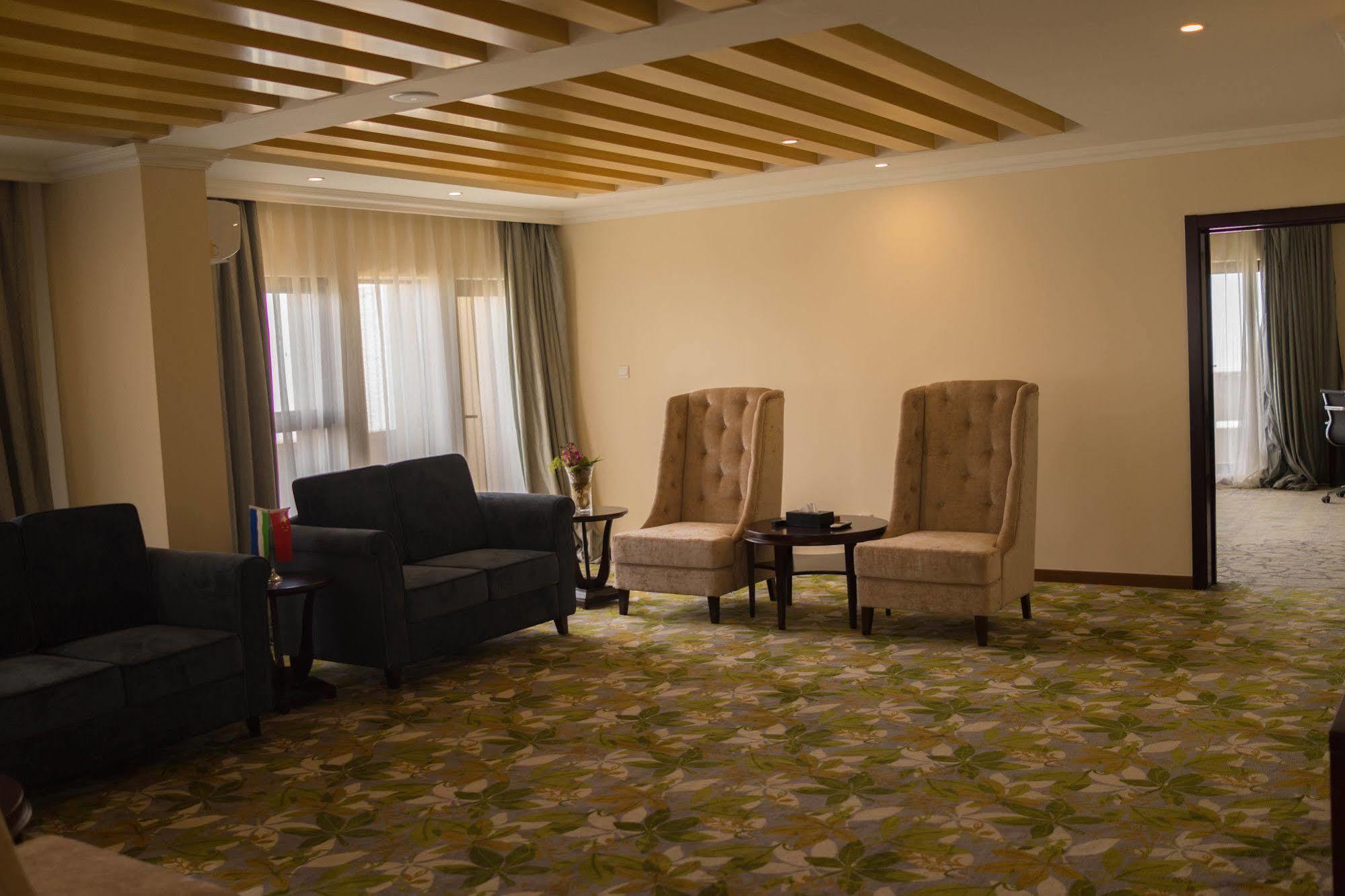 Bintumani Hotel Φρίταουν Εξωτερικό φωτογραφία